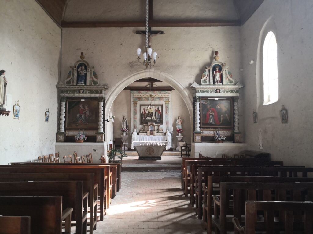Les tableaux et retables de l’église Saint-Lorian de Loreux ont pu être restaurés - © Martine Vallon