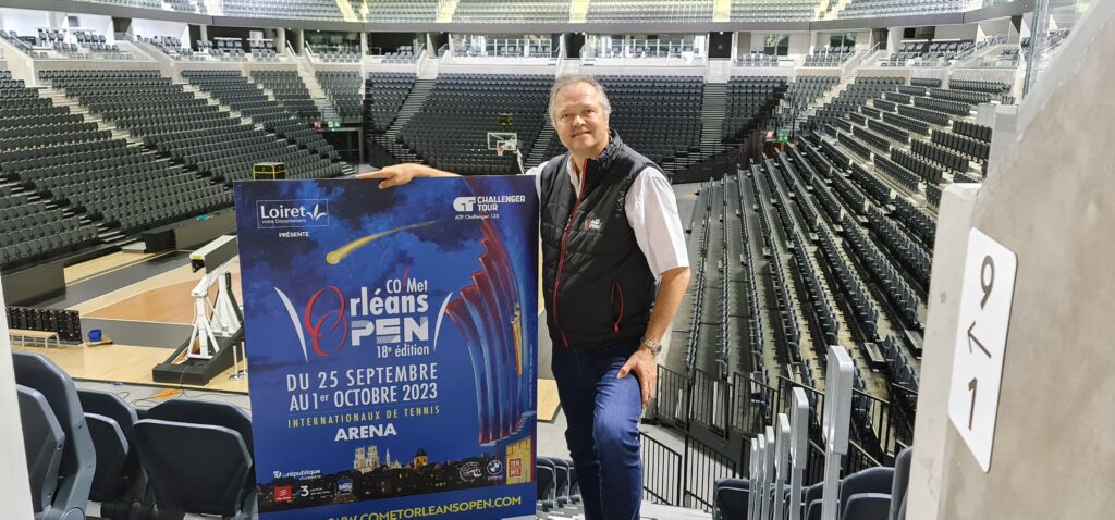 Directeur du CO’Met Orléans Open, Didier Gérard présente l’affiche de l’édition 2023 à l’intérieur de l’Arena.