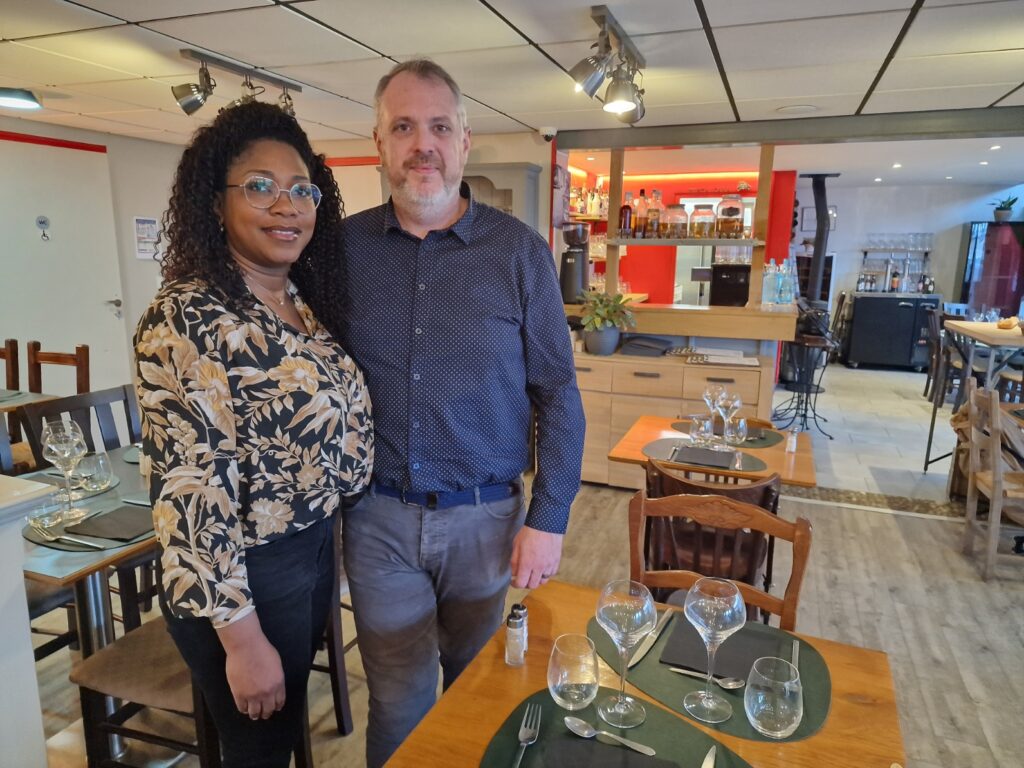 Yesenia et Guillaume Jousset sont les nouveaux propriétaires du restaurant Les Tisons by Punta Cana à La-Chaussée-Saint-Victor (41)