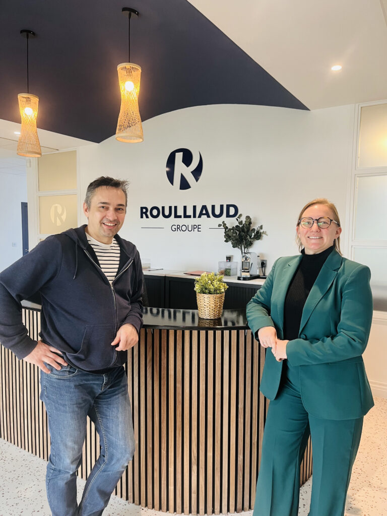 Rodolphe Saussereau, chargé d’affaire en peinture réflective, et Malika Renault, directrice de division au siège du Groupe Roulliaud.