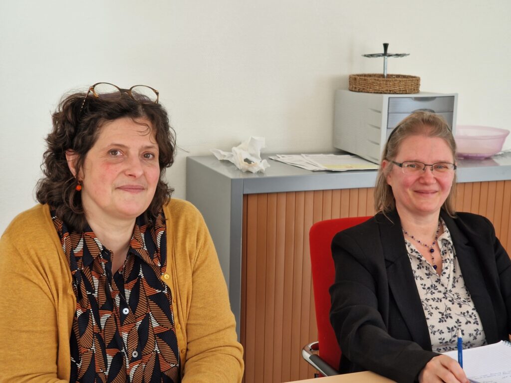 De gauche à droite : Fabienne Miramond-Scardia, référente régionale égalité professionnelle, et Nadia Rolshausen, responsable du pôle travail, à la Dreets Centre-Val de Loire.